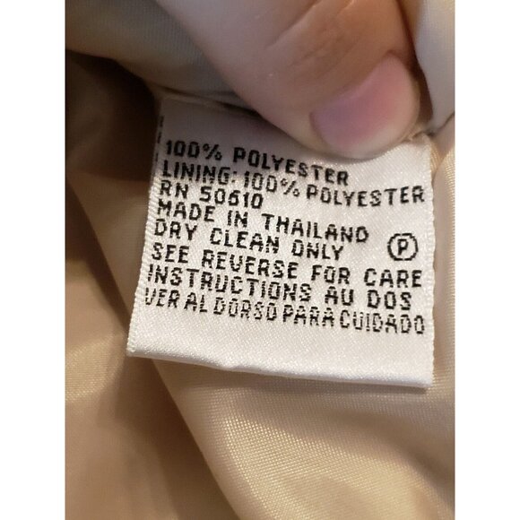 Le Suit Women's Petite Sz 10P Suit Jacket Blazer Beige Long Sleeve Button Front - Picture 6 of 6